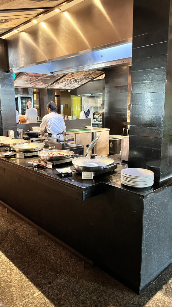 ベーコンなど西洋食エリア。