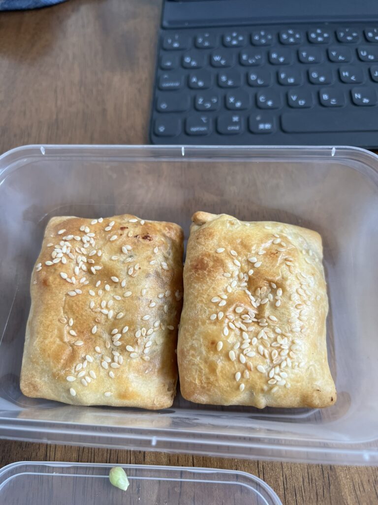 【現在出店無し】中華料理　酸っぱ辛い手打っぽい麺と薄皮包子のお店